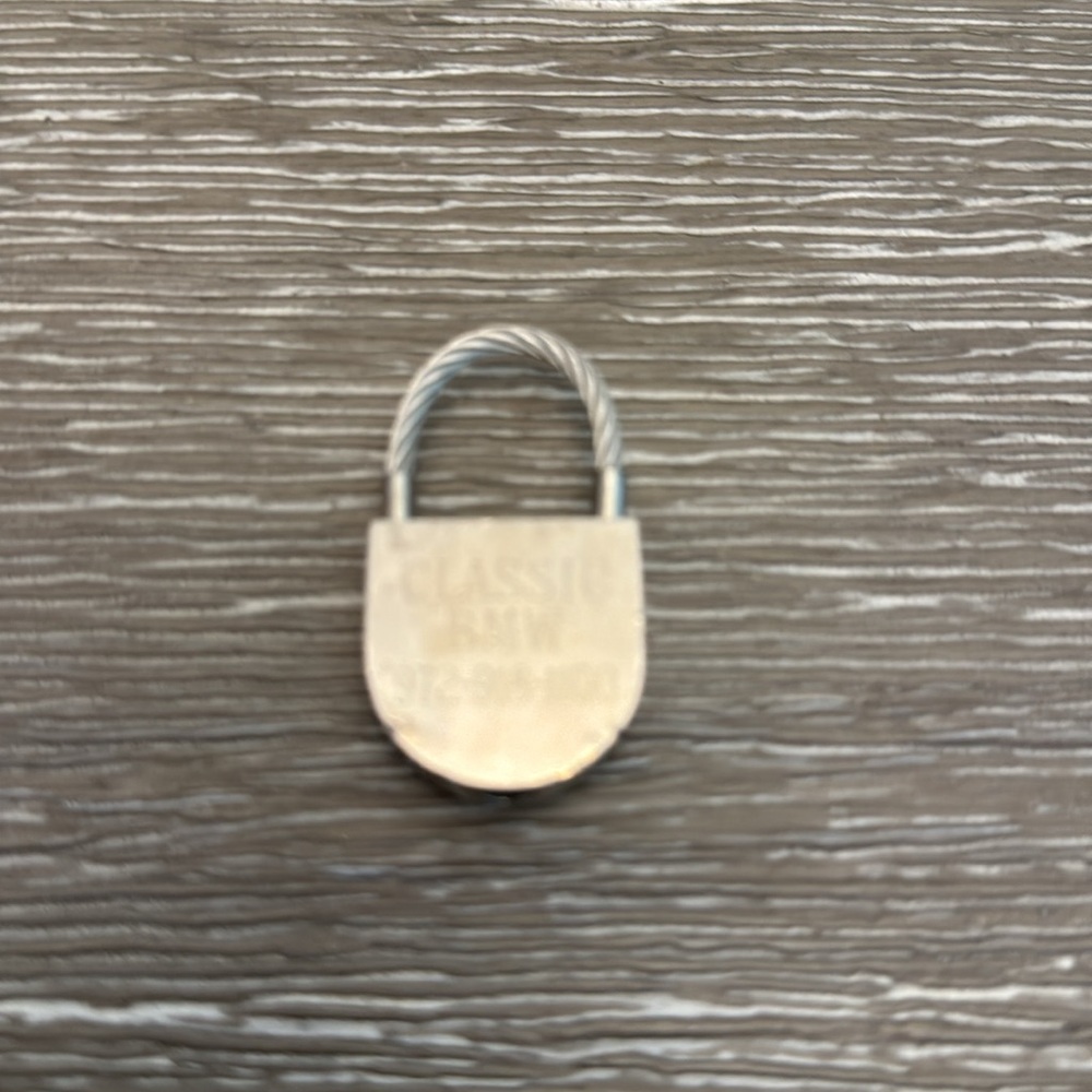 Rare BMW Cable Keychain CLASSIC BMW Texas - Picture 2 of 4